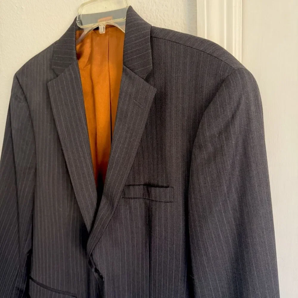 Jos A Bank Signature Slim Fit Blazer 40S Gray Pinstripe 100% Wool Sport Coat